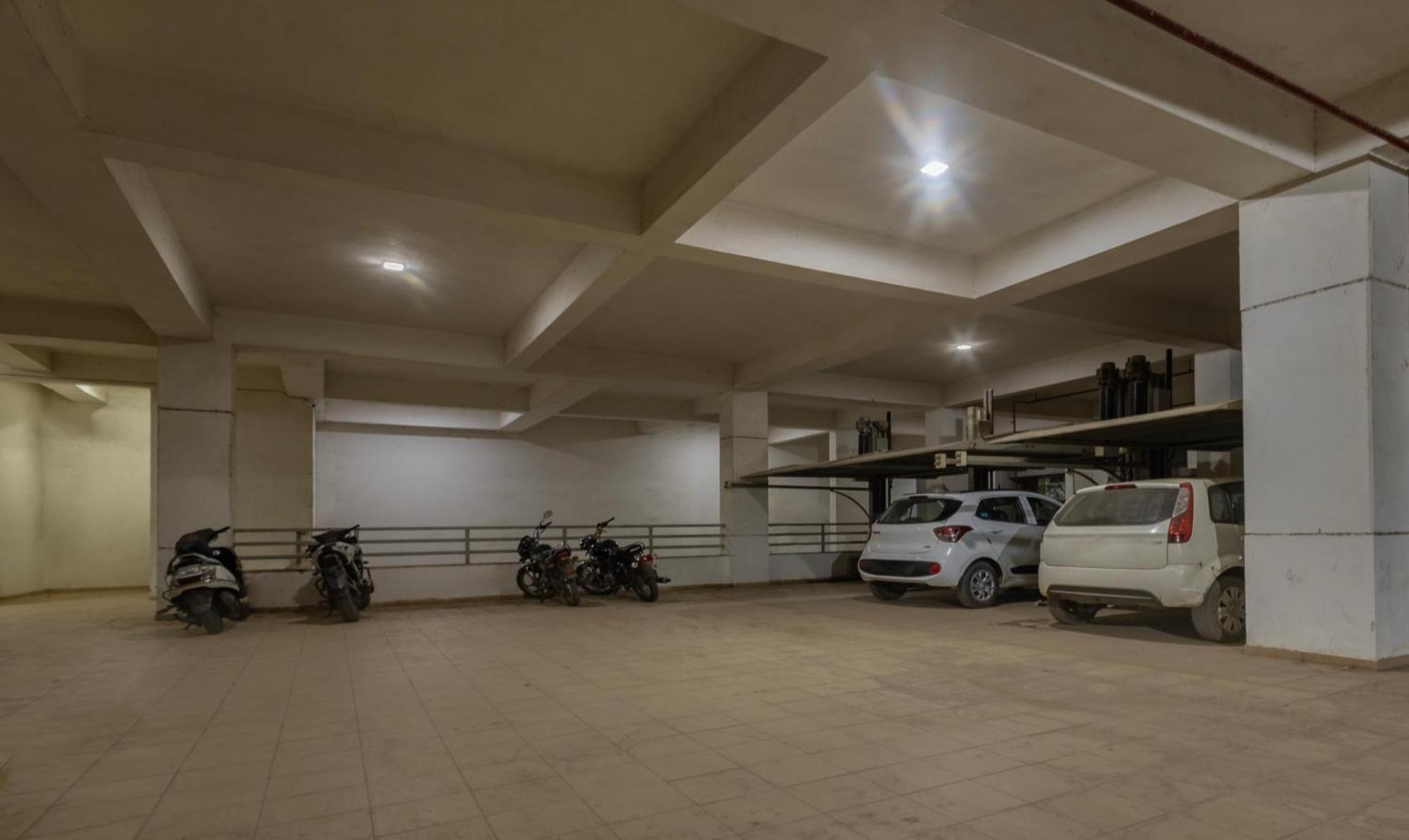 Treebo Eden Park, Ahmedabad Ξενοδοχείο Watuwa Εξωτερικό φωτογραφία