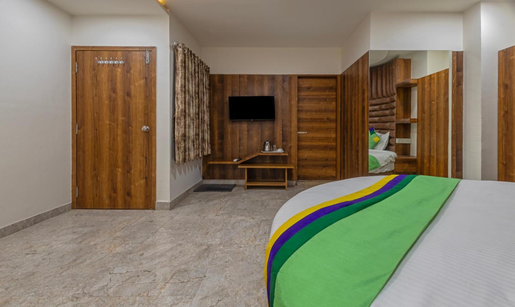 Treebo Eden Park, Ahmedabad Ξενοδοχείο Watuwa Εξωτερικό φωτογραφία